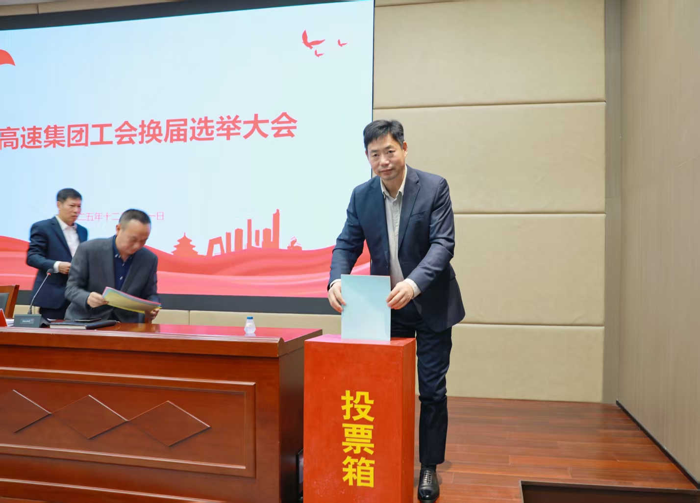 1767493522515795.jpg 2ff98c34c6cc7accbe120f75de9ecac9.jpg